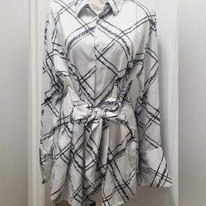 🖤 Nine West Black & White Plaid Tunic – Tie Front & Wide Cuff Detail (Size M)